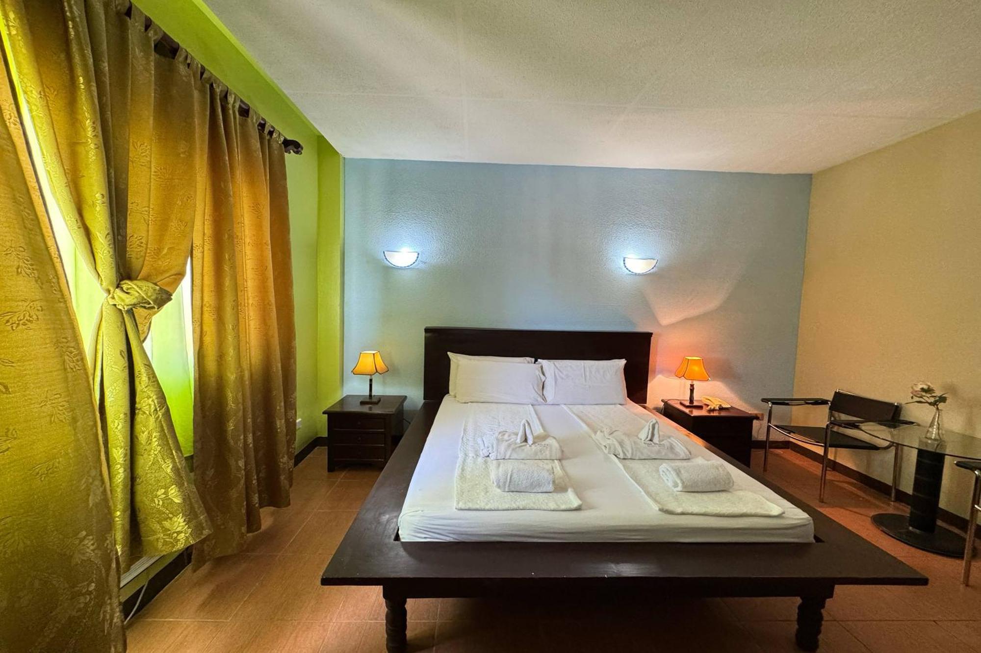 Ovemar Resort Hotel Near Виган Экстерьер фото